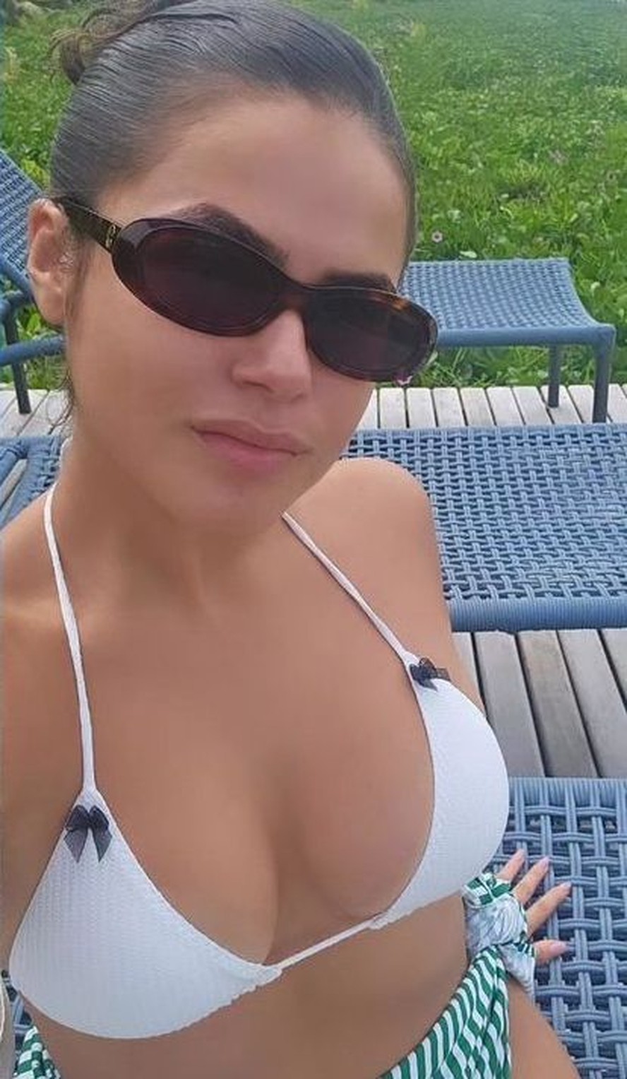 Maisa na praia - www.openvalidation.io