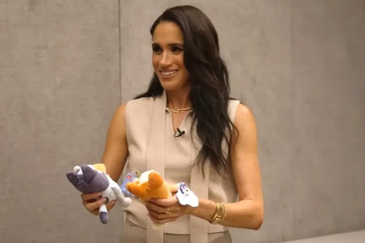 Meghan Markle revela que filhos são fãs de Bluey e participa de programa em aparição surpresa