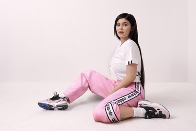 Adidas x 2025 kylie jenner prix
