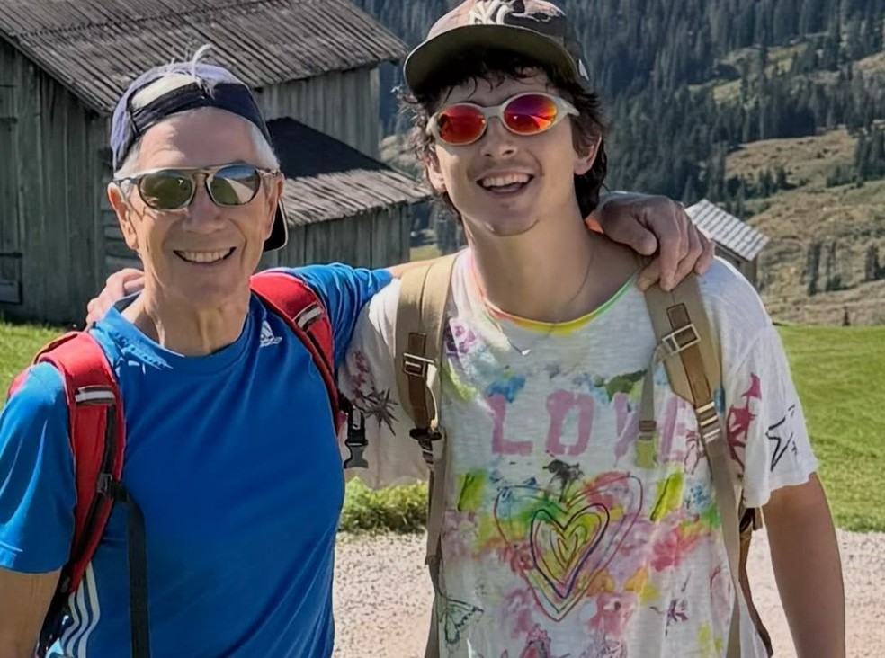 Timothée Chalamet e seu pai, March Chalamet — Foto: Reprodução/Instagram