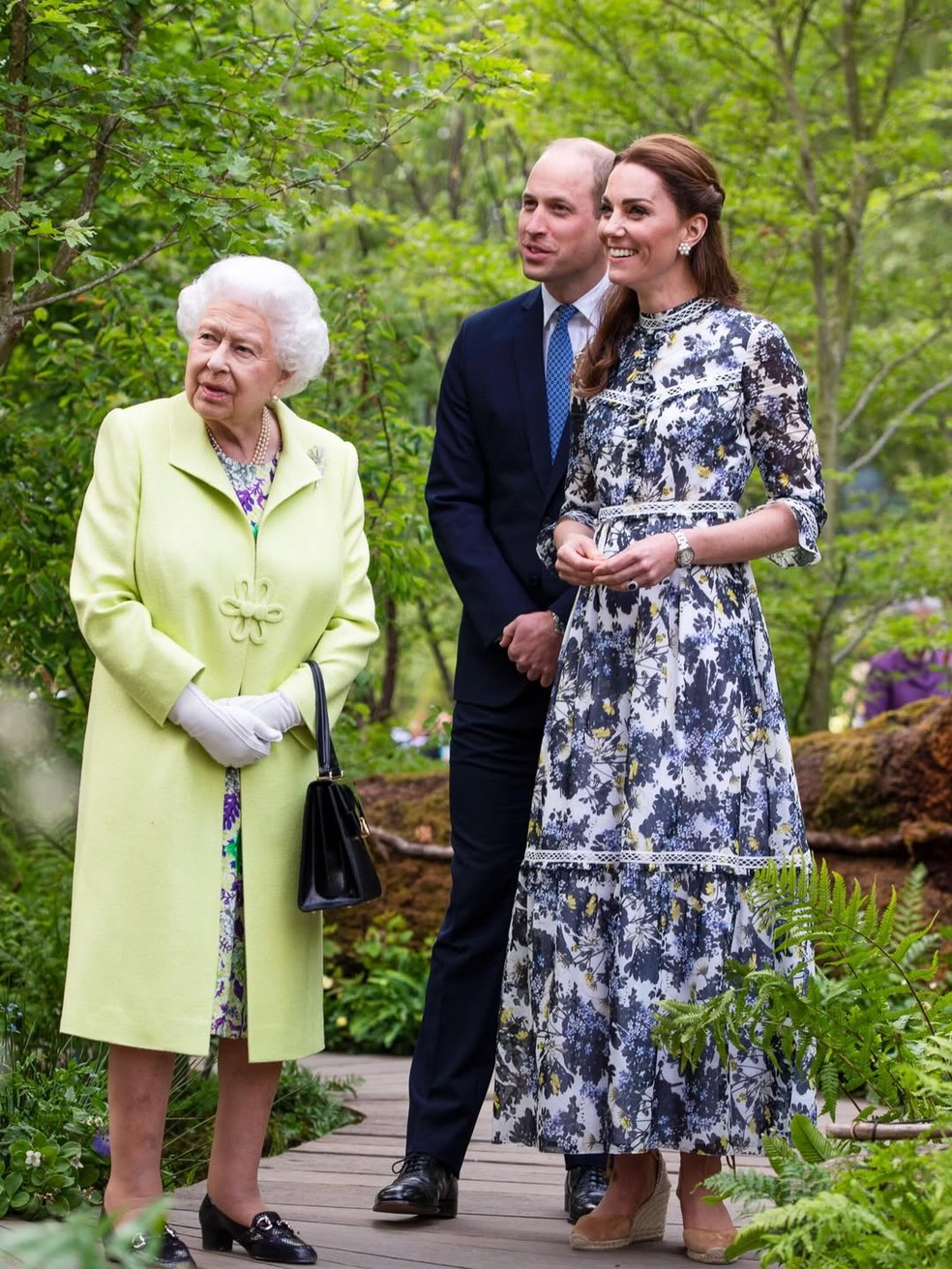 Kate Middleton e Príncipe William prestam homenagem à Rainha Elizabeth — Foto: Reprodução/Instagram