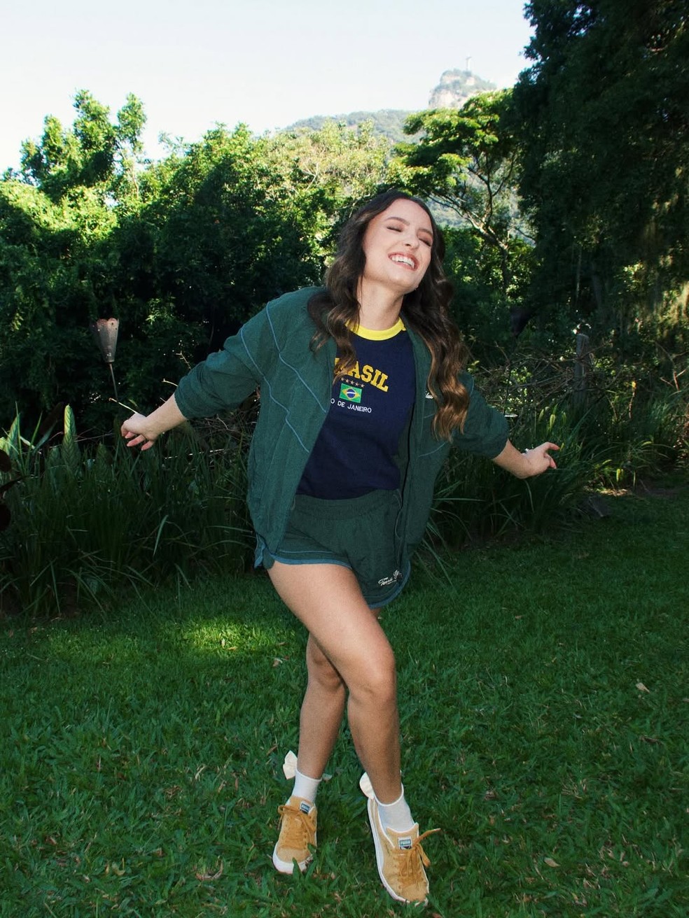 Larissa Manoela elege look "Brasil Core" e entra no clima da Copa do Mundo — Foto: Reprodução/Instagram
