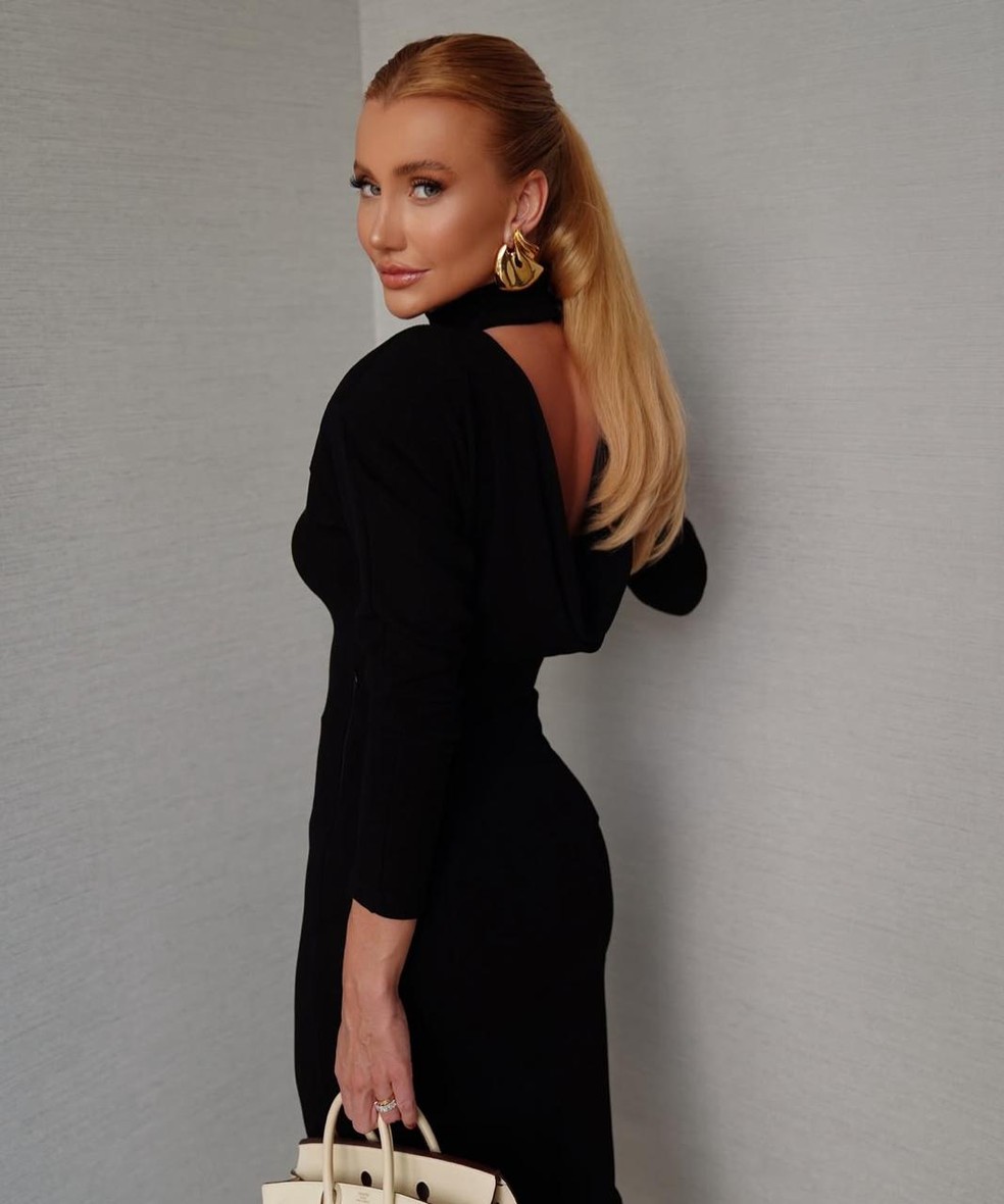 Ana Paula Siebert em novo ensaio — Foto: Reprodução/Instagram