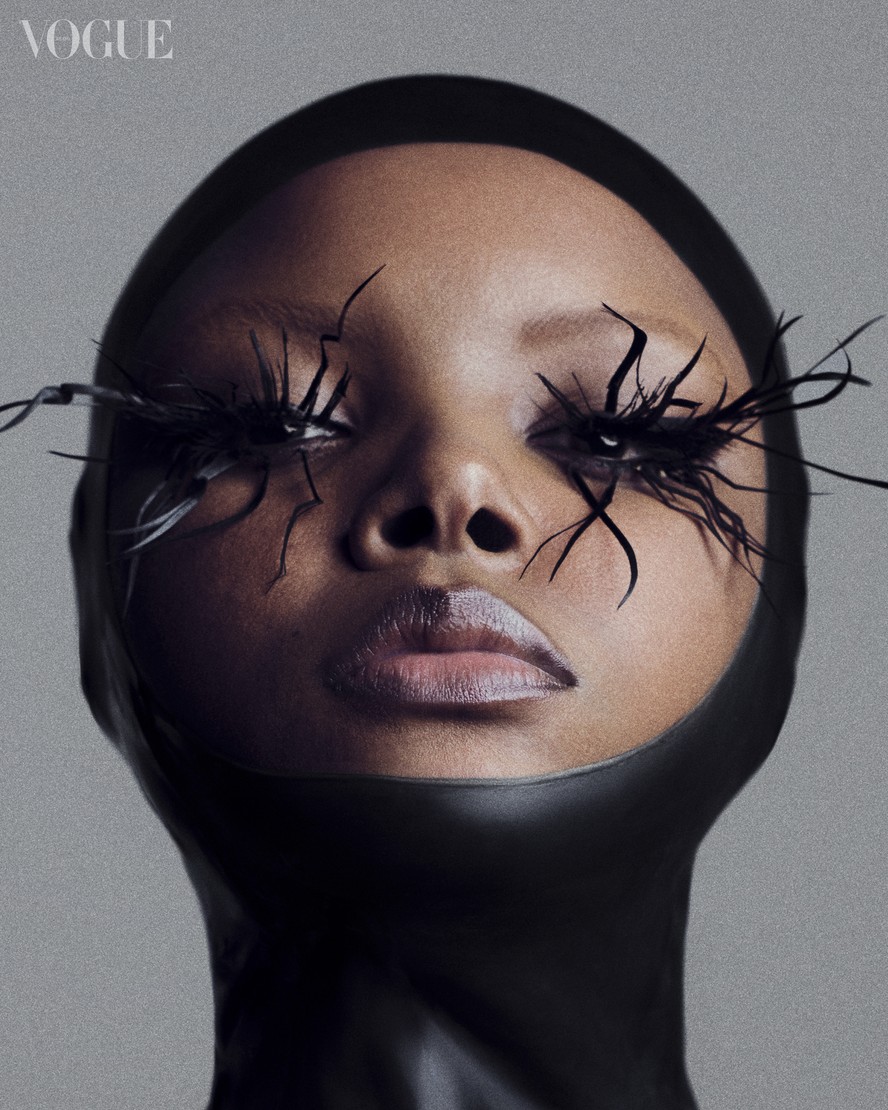 Editorial de beleza 'Goth Chic' traz protagonismo para estética gótica