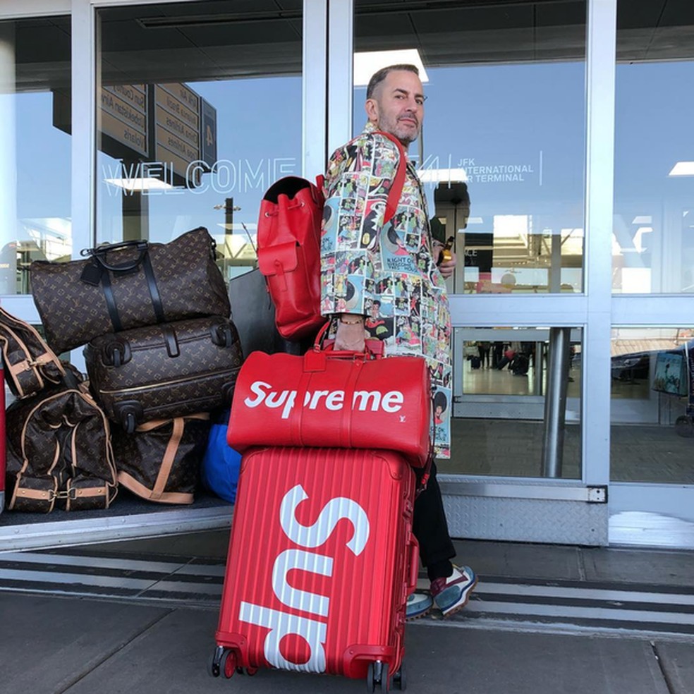 Rimova x Louis Vuitton x Supreme Luggage Red 2018  Malas de viagem, Malas  de luxo, Mochila de viagem