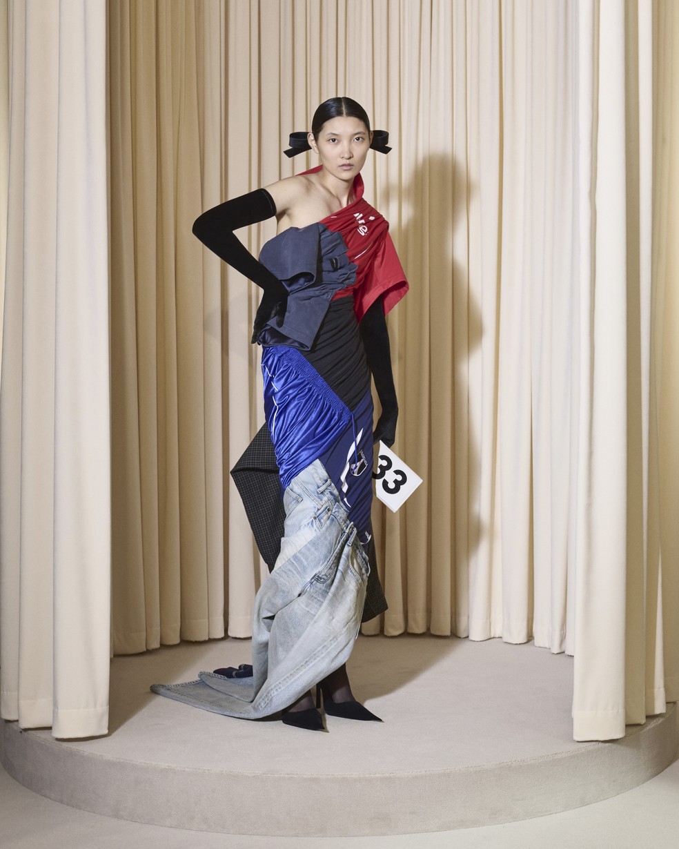 Balenciaga Alta Costura Inverno 2024 Desfiles Vogue