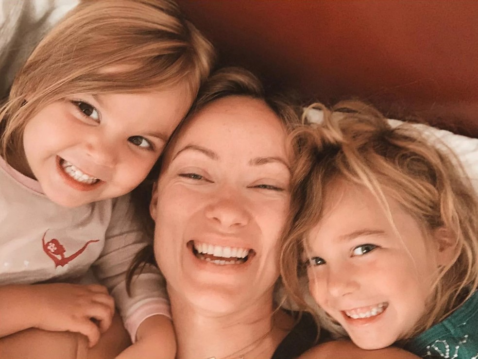 Olivia Wilde com seus filhos — Foto: Reprodução/Instagram