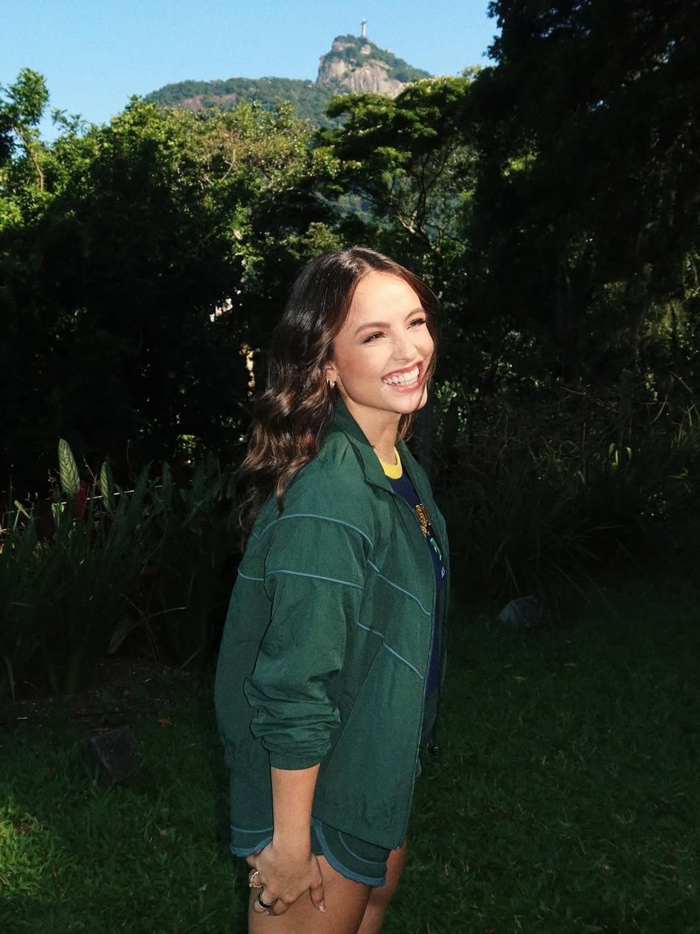 Larissa Manoela elege look "Brasil Core" e entra no clima da Copa do Mundo — Foto: Reprodução/Instagram