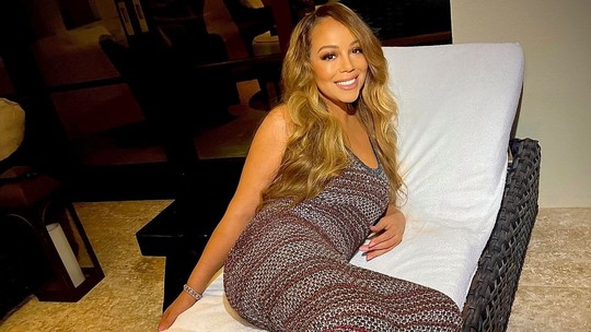 Mariah Carey esbanja beleza em novos cliques