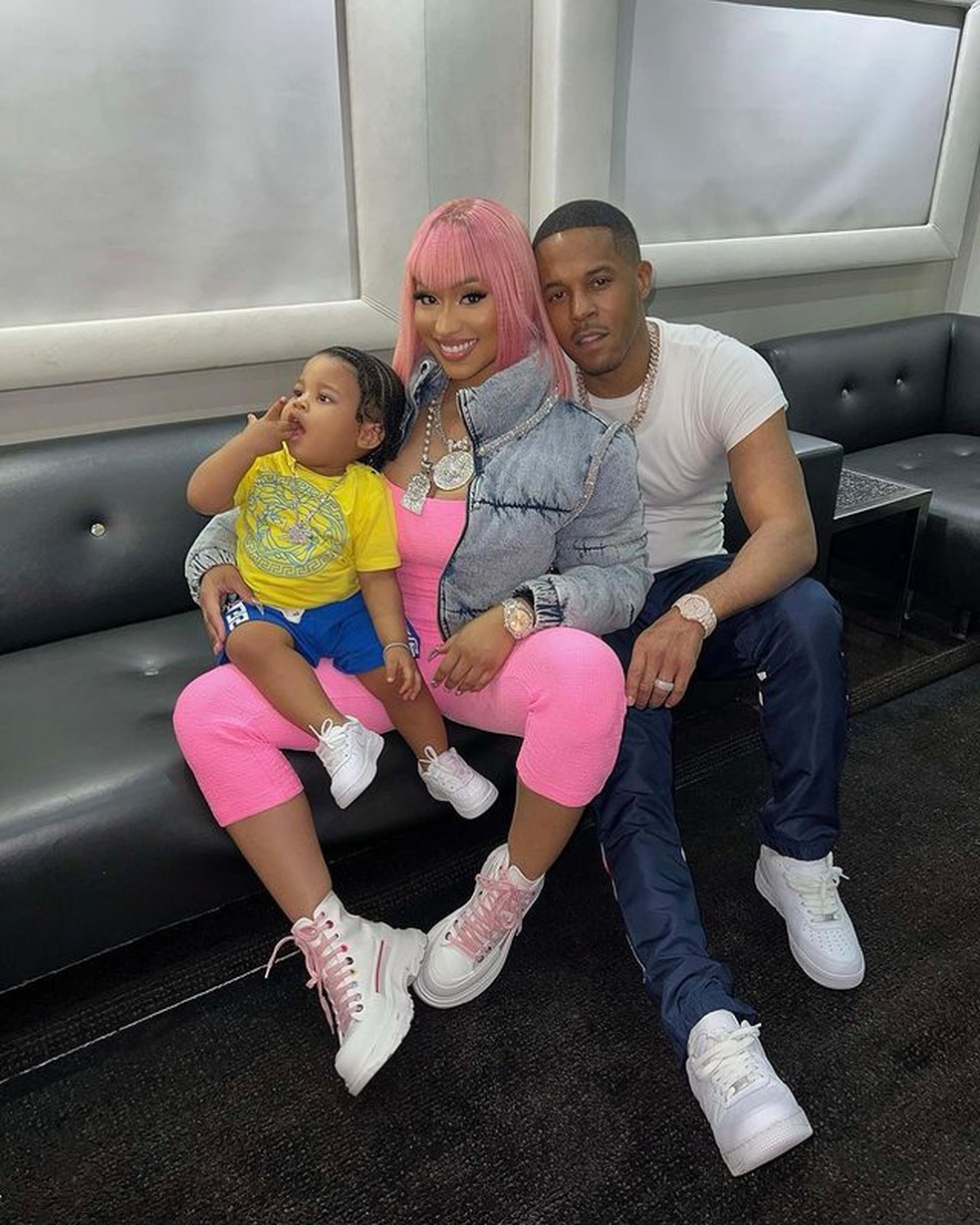 Nick Minaj revela sofrer com crises de ansiedade desde que se tornou mãe:  "Nós sentimos que precisamos ser perfeitas" | Celebridades | Vogue