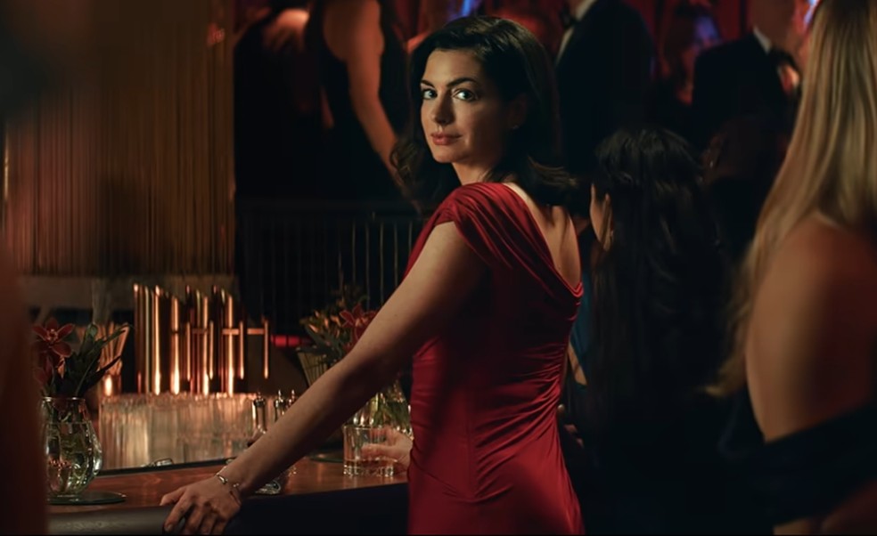 Anne Hathaway — Foto: Reprodução/Amazon MGM Studios