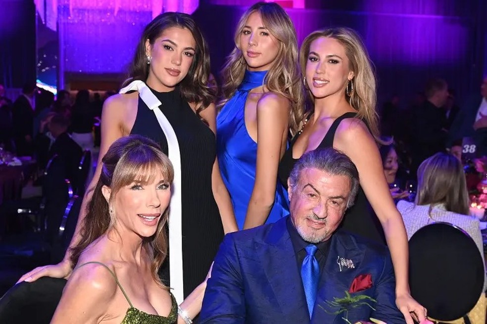Jennifer Flavin Stallone, Sistine Stallone, Scarlett Stallone, Sylvester Stallone e Sophia Stallone — Foto: Getty Images