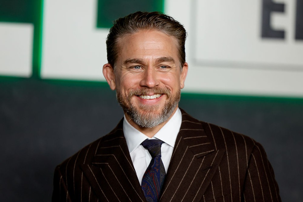 Charlie Hunnam conta o motivo que o levou a ignorar críticas