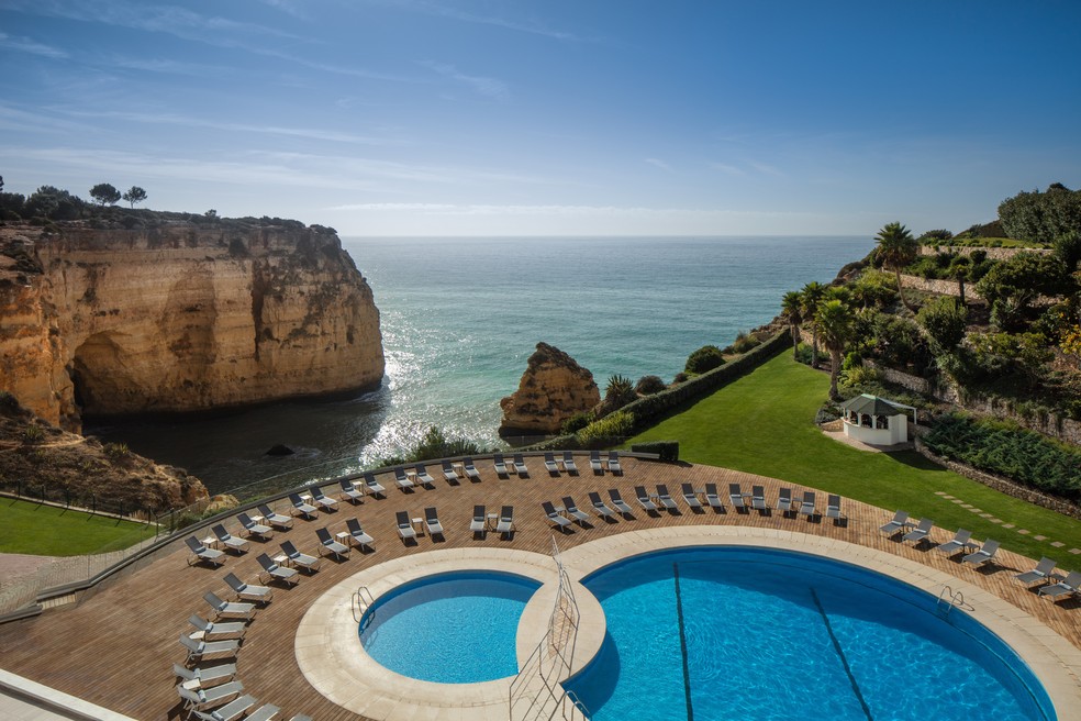 Vista da piscina do Tivoli Carvoeiro Algarve Resort — Foto: Divulgação