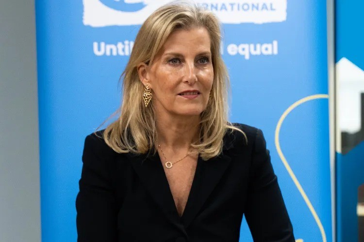 Duquesa de Edimburgo reforça apelo por atenção ao Sudão no terceiro ano de guerra