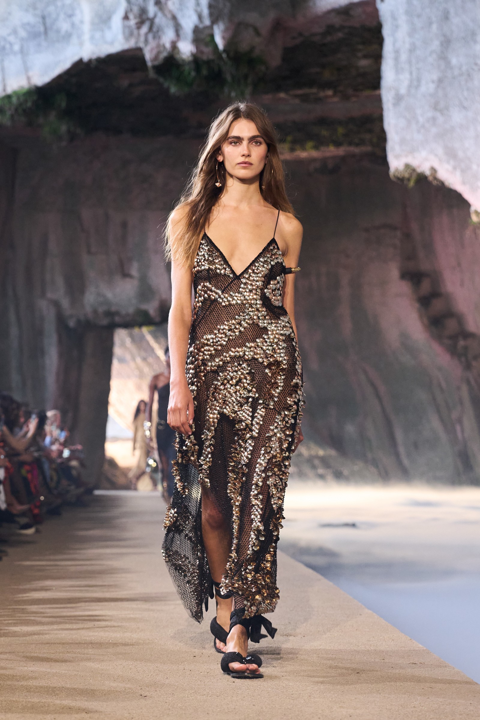 Pucci arma desfile com a Sicília como plano de fundo