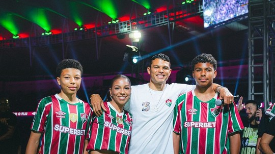 Belle Silva abre álbum da recepção de Thiago Silva no Fluminense: "A maior da história"
