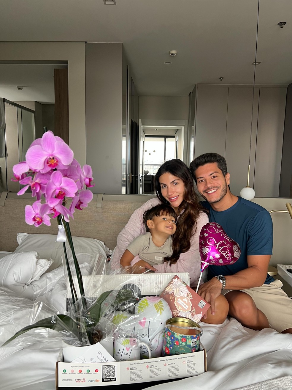 Arthur Aguiar, Jheny Santucci e Gabriel — Foto: Reprodução/Instagram