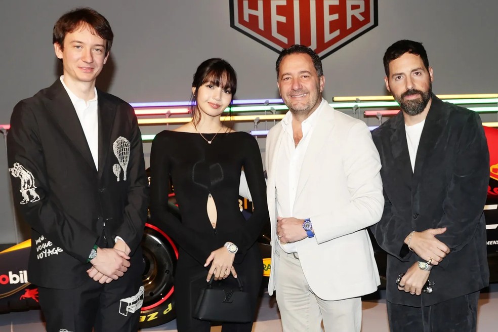 (Da esquerda para a direita) Frédéric Arnault, Lisa, Julien Tornare e Ronnie Fieg comparecem à festa de lançamento do TAG Heuer Formula 1 Kith no Museu Rubell em maio de 2024 em Miami — Foto: GettyImages