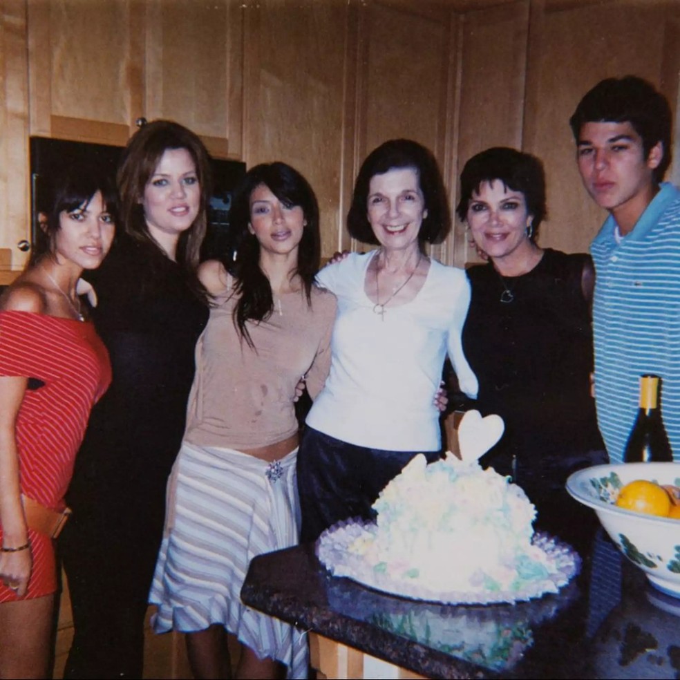 As Kardashians com a avó, MJ Shannon — Foto: Reprodução/Instagram