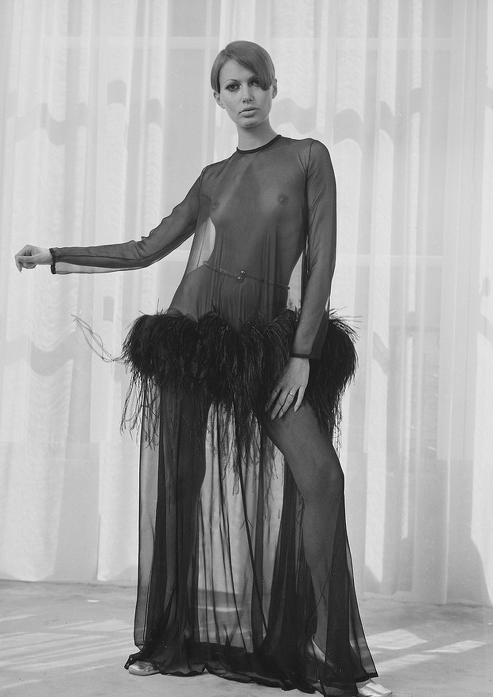 Vestido Yves Saint Laurent, 1968 (Foto: :Reg Lancaster/ Stringer) — Foto: Vogue