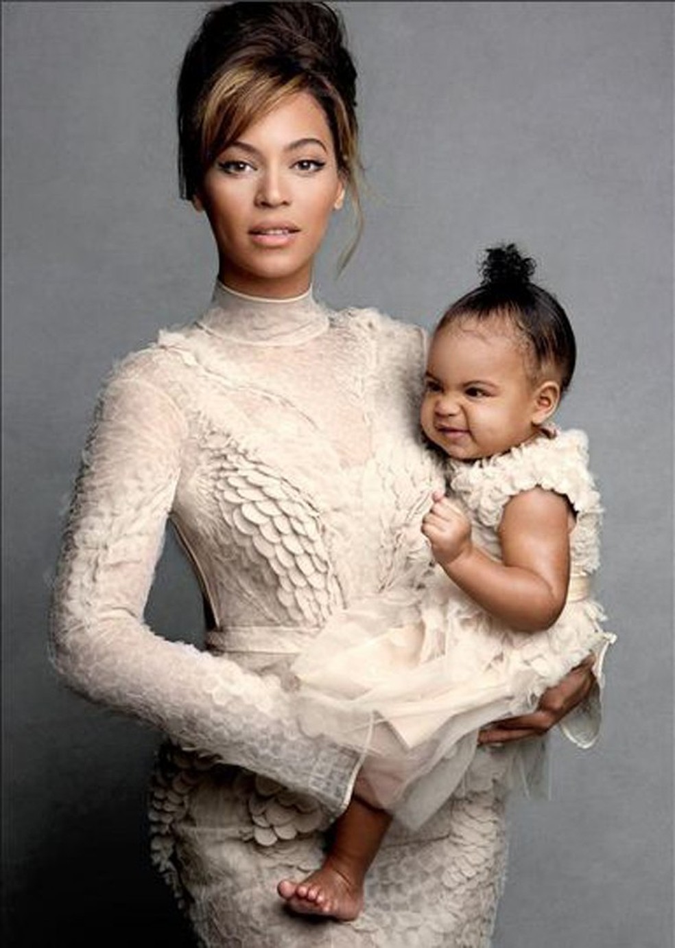 Beyoncé posa ao lado de Blue Ivy na edição de setembro da Vogue americana