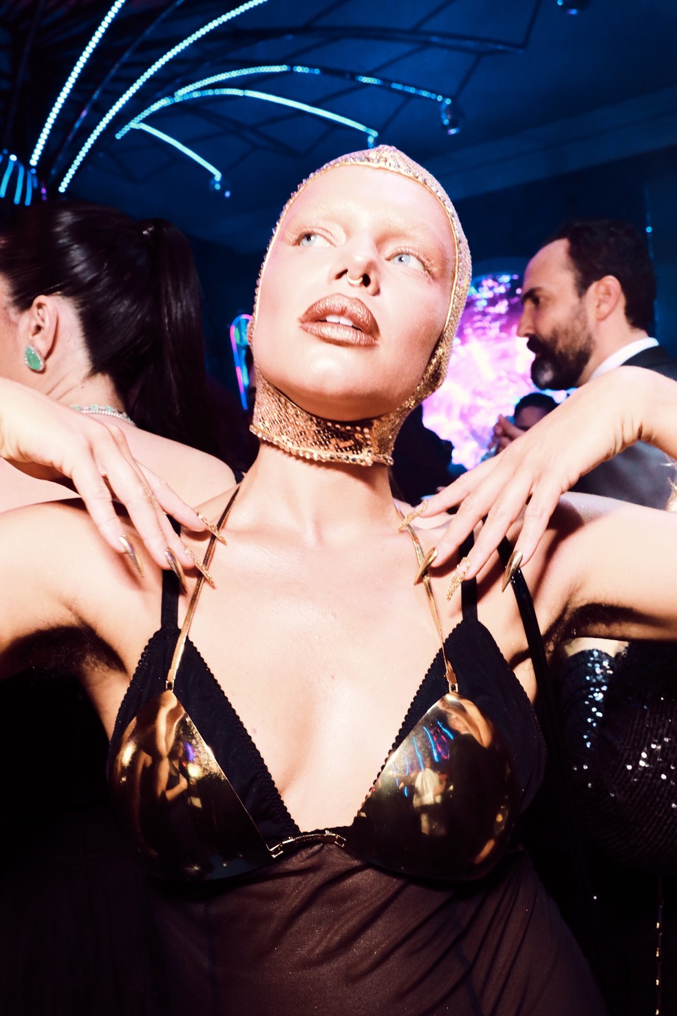 Confira as produções de beleza do Baile da Vogue 2024 — Foto: Iude Richele