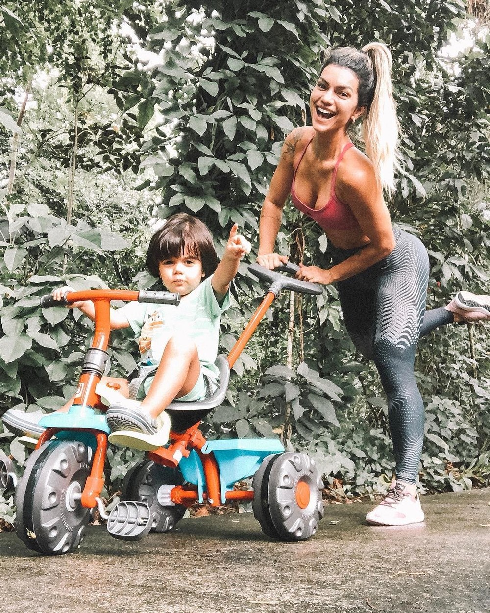 Kelly Key arranca suspiros ao exibir corpo saradíssimo