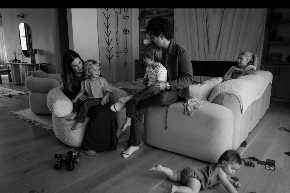 Mandy Moore com a família — Foto: Instagram