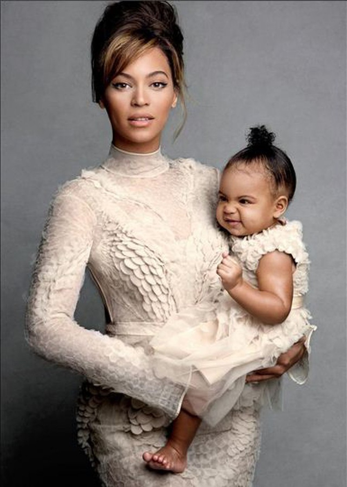 Beyoncé posa ao lado de Blue Ivy na edição de setembro da Vogue americana