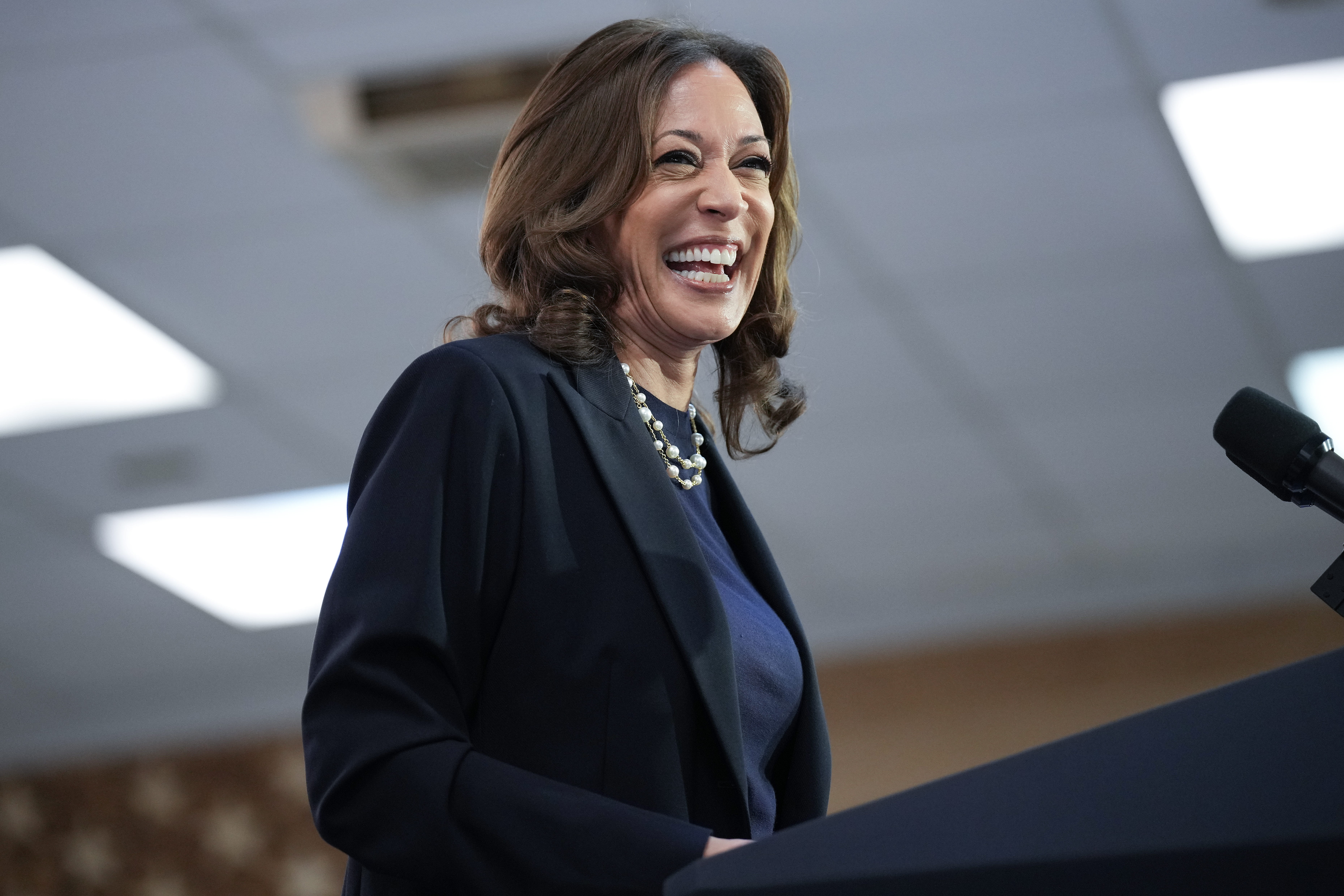 Relembre a linha do tempo de estilo de Kamala Harris