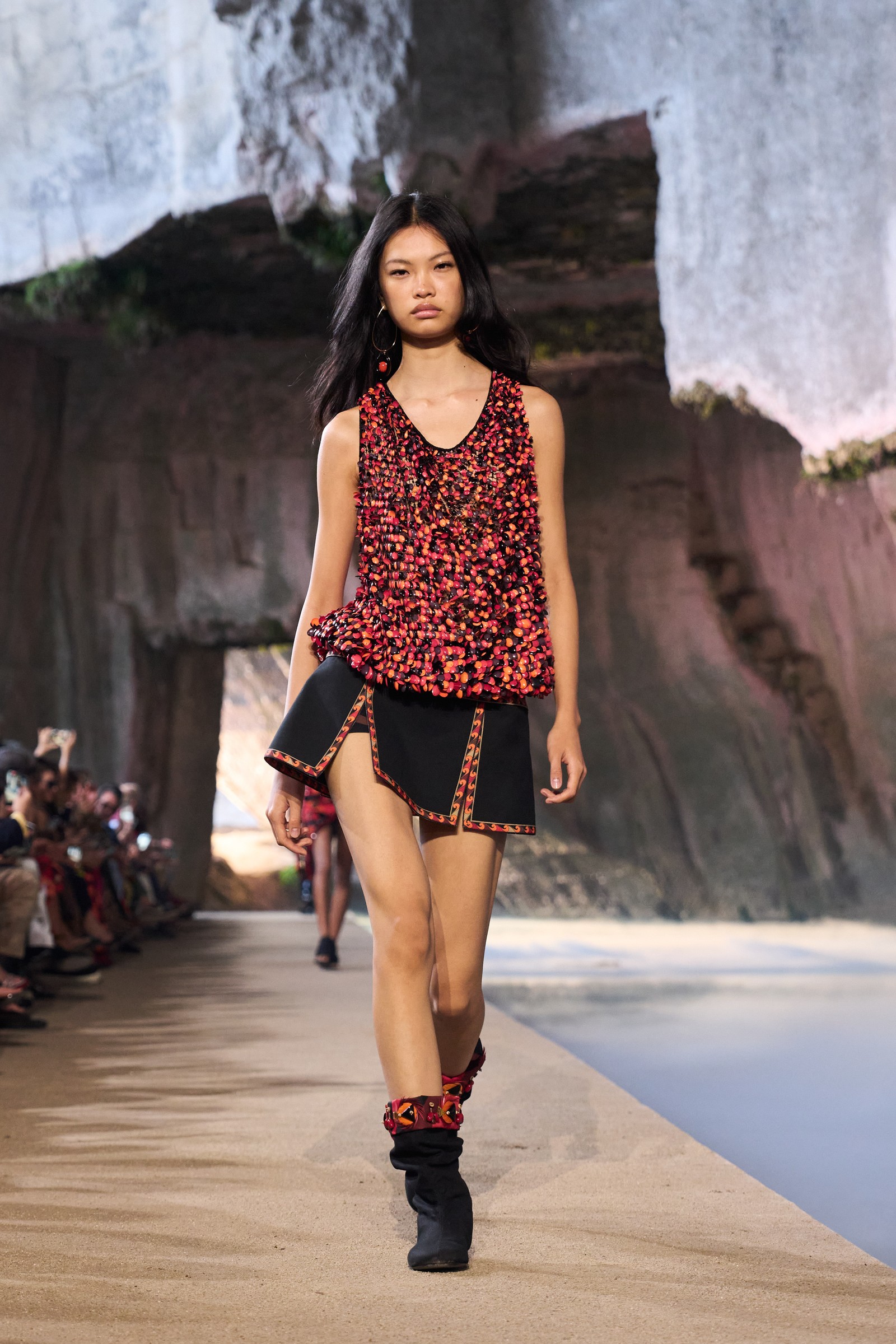 Pucci arma desfile com a Sicília como plano de fundo