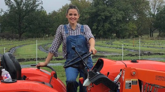 Jennifer Garner mantém fazenda de 90 anos da família e transforma herança rural em negócio milionário