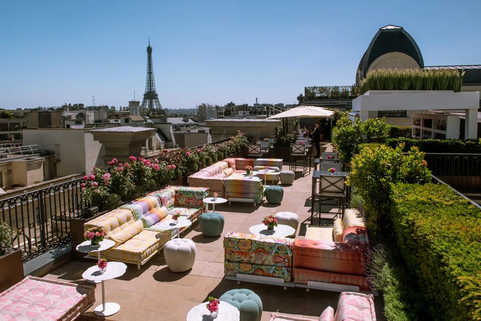 Os melhores rooftops para visitar no verão parisiense