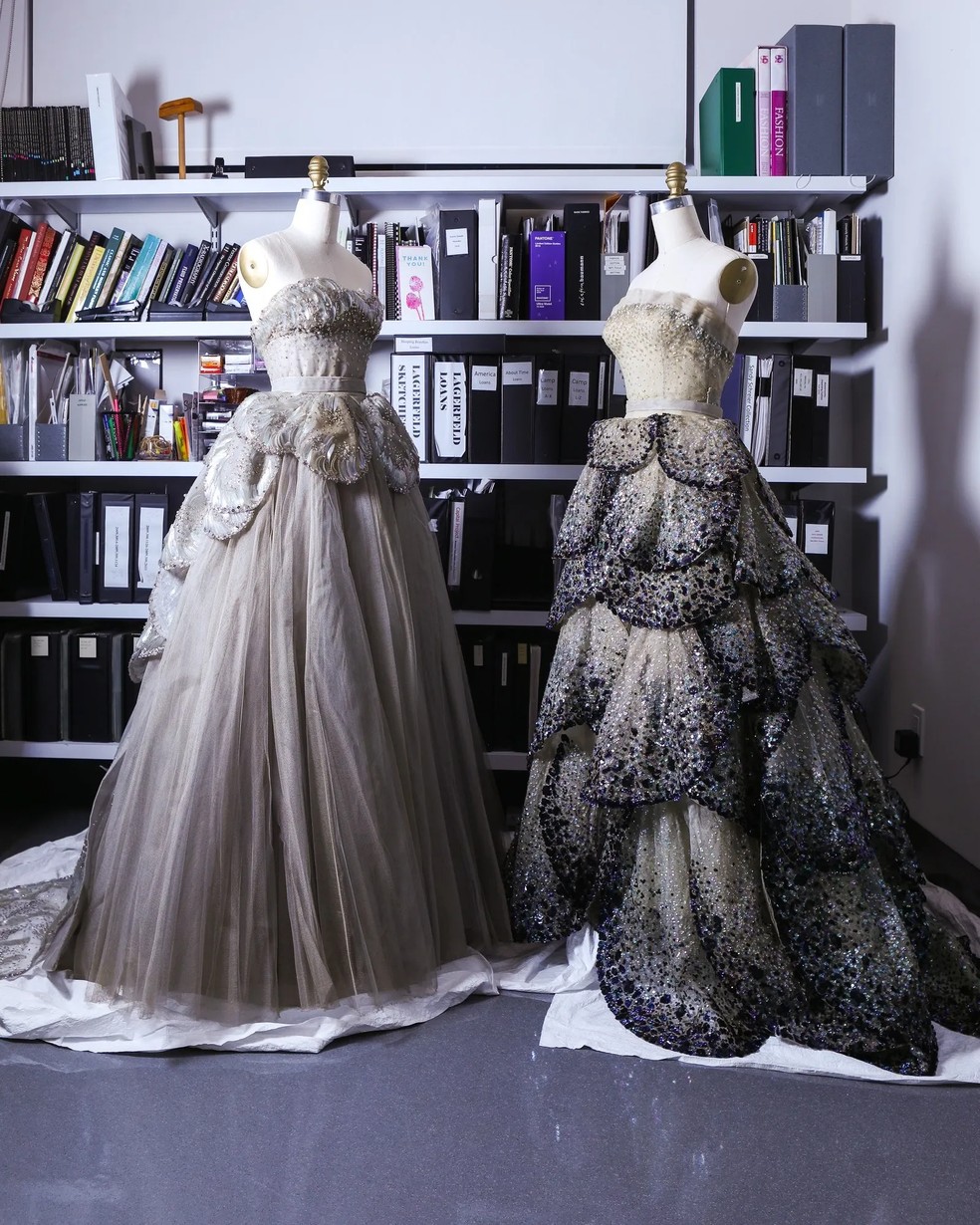 Vestidos Venus e Junon da Dior, apresentados na próxima exposição.  — Foto: Metropolitan Museum of Art