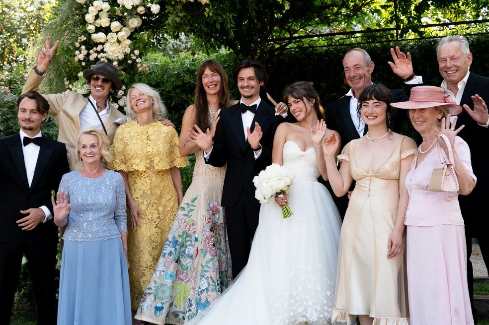 O casamento de Dylan Jagger Lee e Paula Bruss foi realizado em um jardim secreto de flores silvestres em Saint-Tropez — Foto: Thierry Joubert