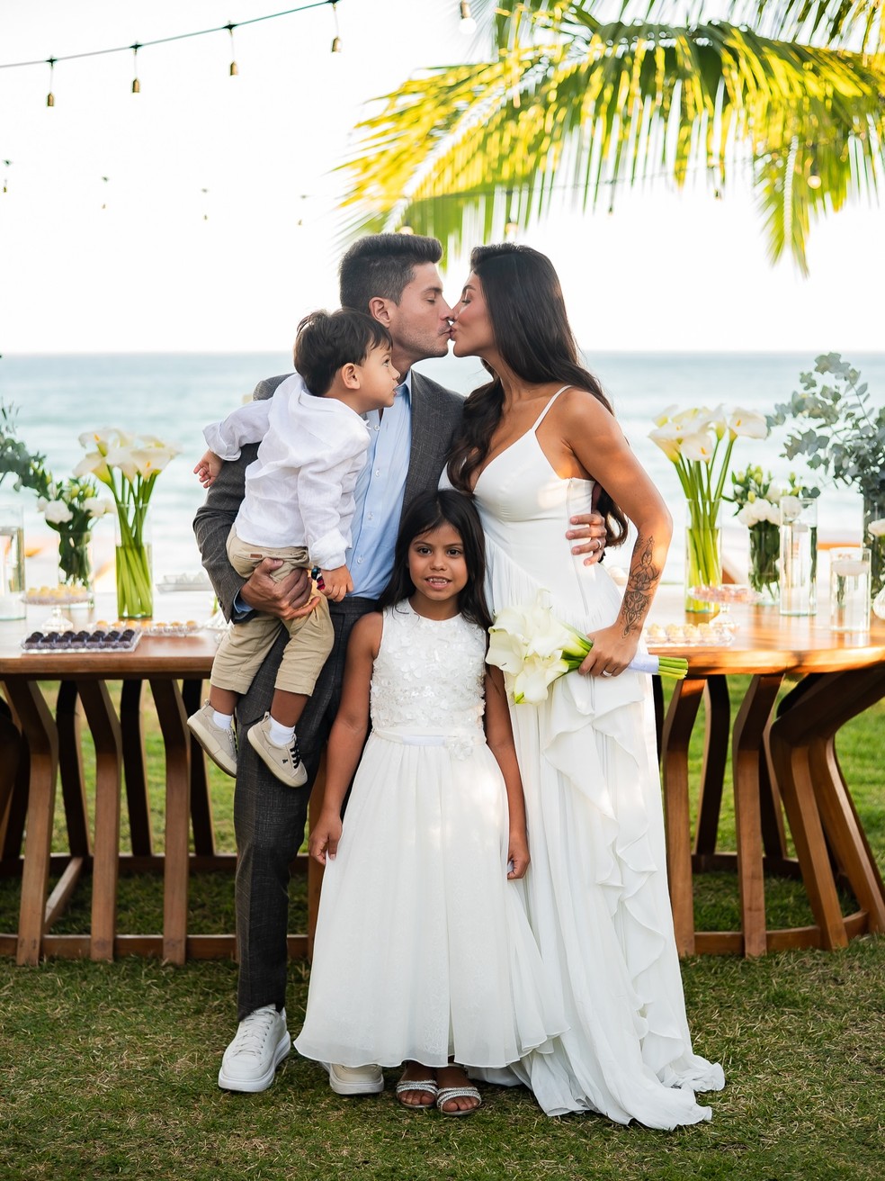 Arthur Aguiar, Jheny Santucci, Gabriel e Sophia — Foto: Reprodução/Instagram