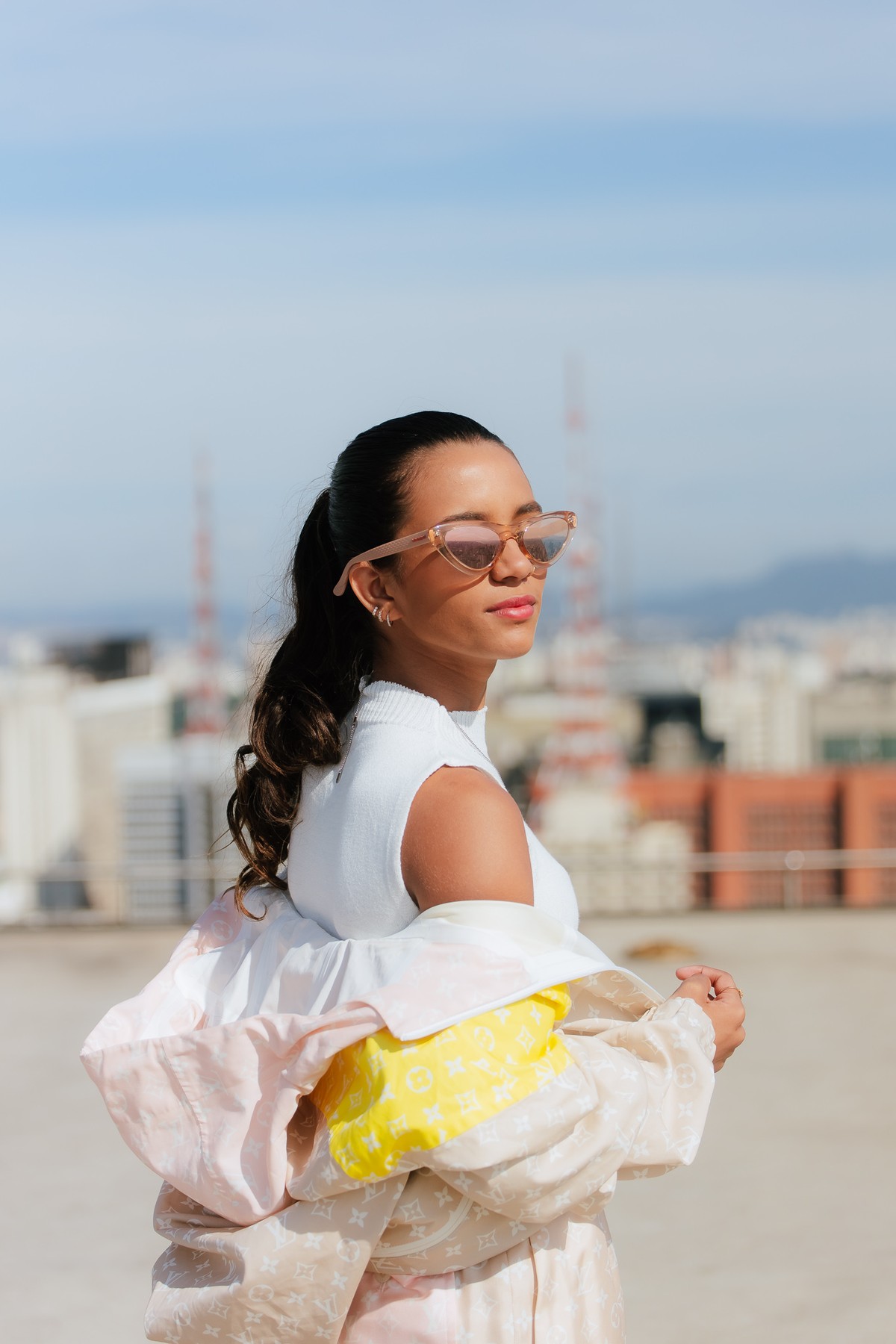 Rayssa Leal é a nova parceira da Louis Vuitton e está a caminho de