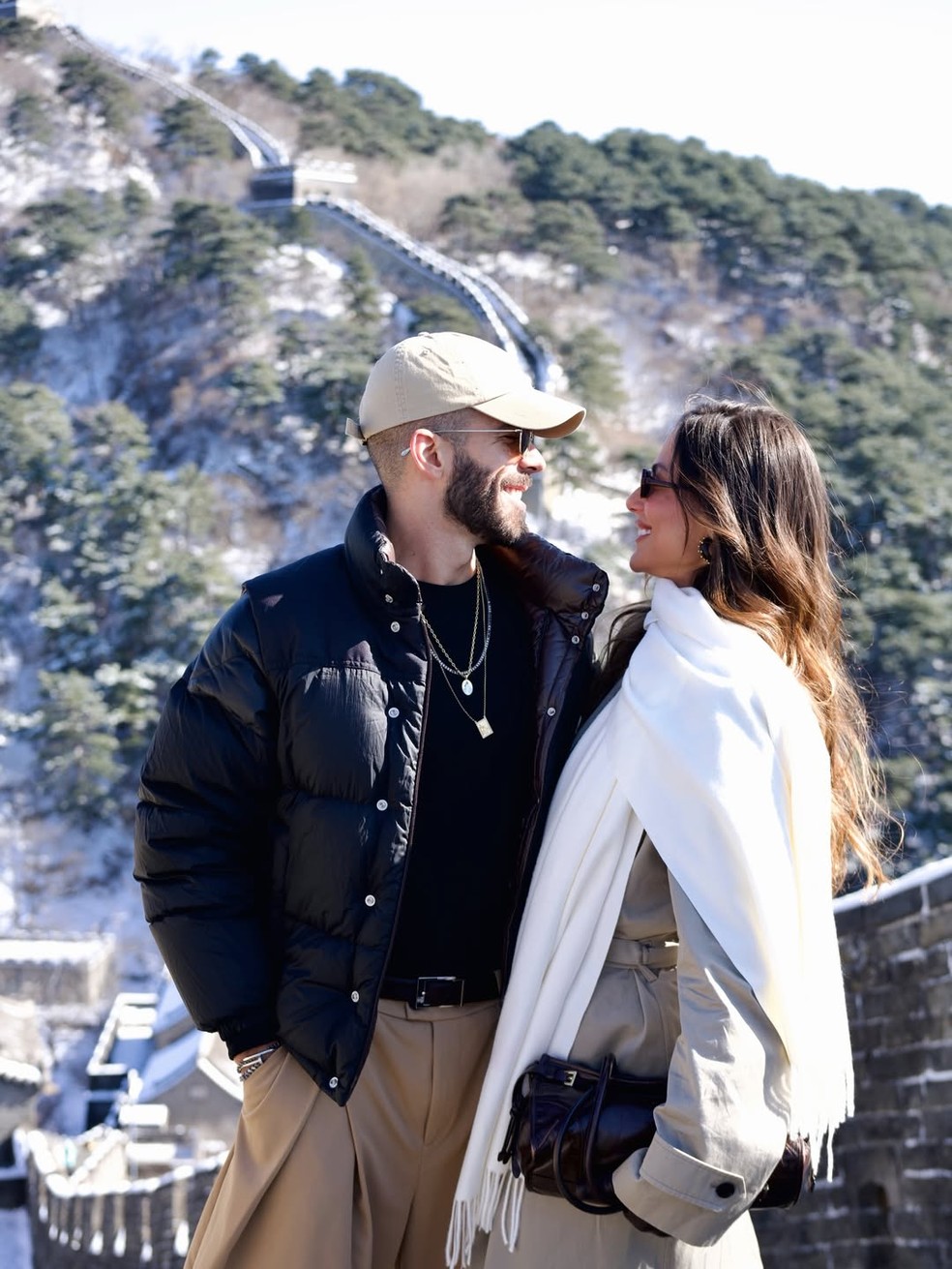 Mari Gonzalez exibe registros de passeio com Pippo Marques na Muralha da China — Foto: Reprodução/Instagram