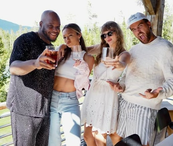 Travis Kelce exibe cliques românticos com Taylor Swift