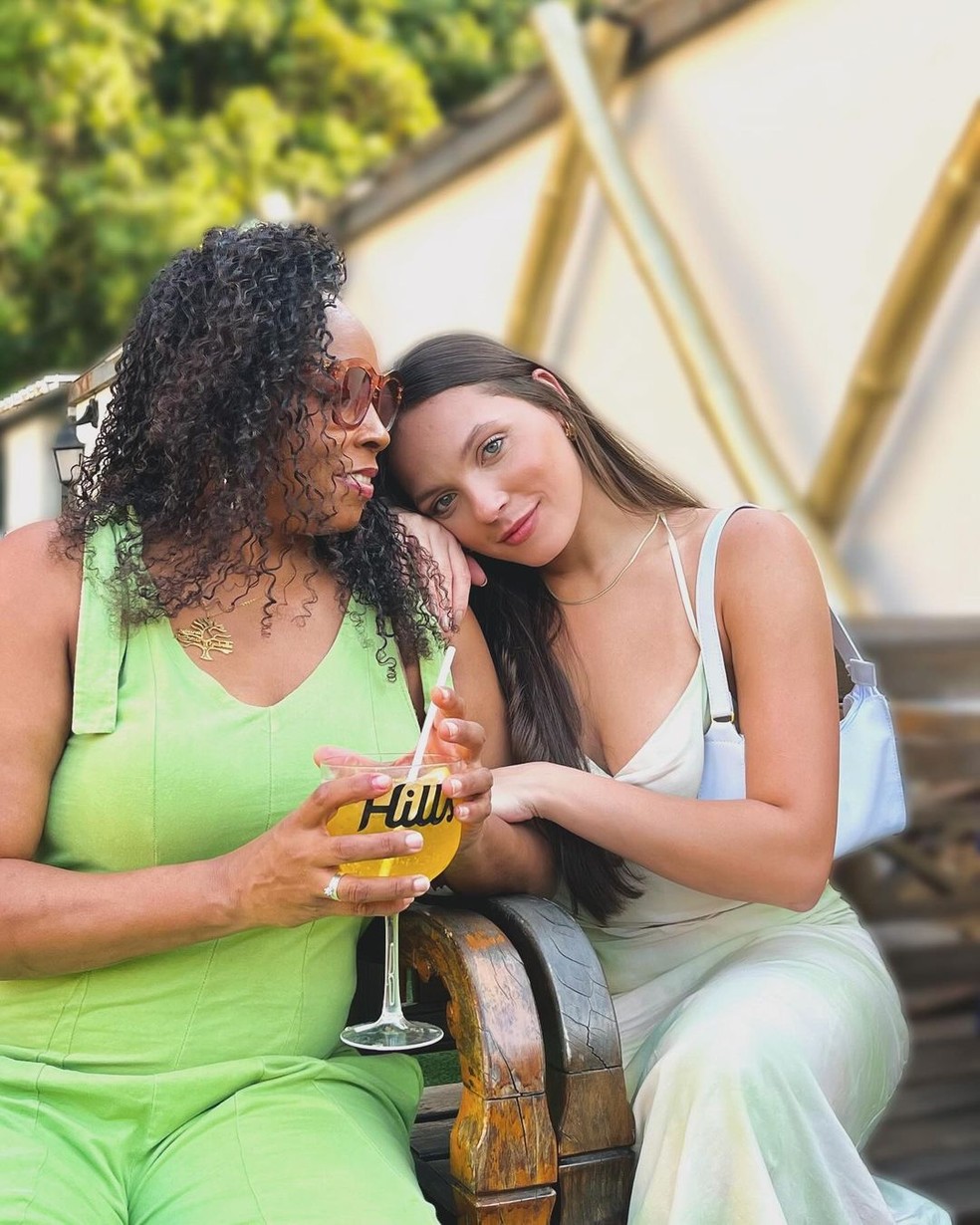 Andréa Soares e filha Juliana — Foto: Reprodução/Instagram