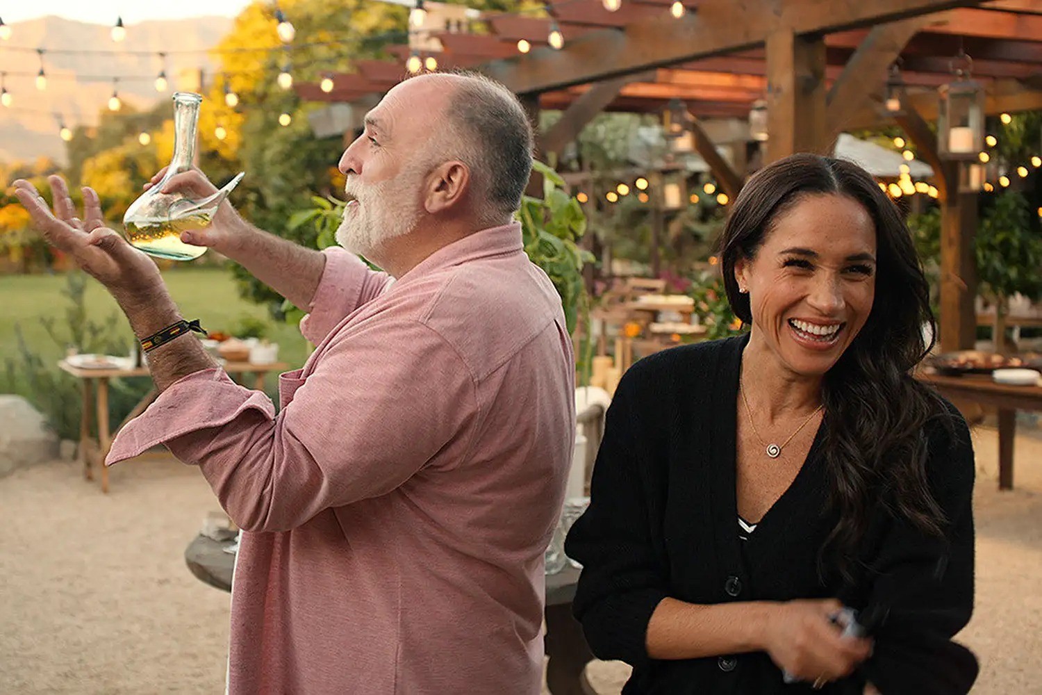 José Andrés fala sobre amizade com Meghan Markle e Príncipe Harry e elogia rotina familiar do casal