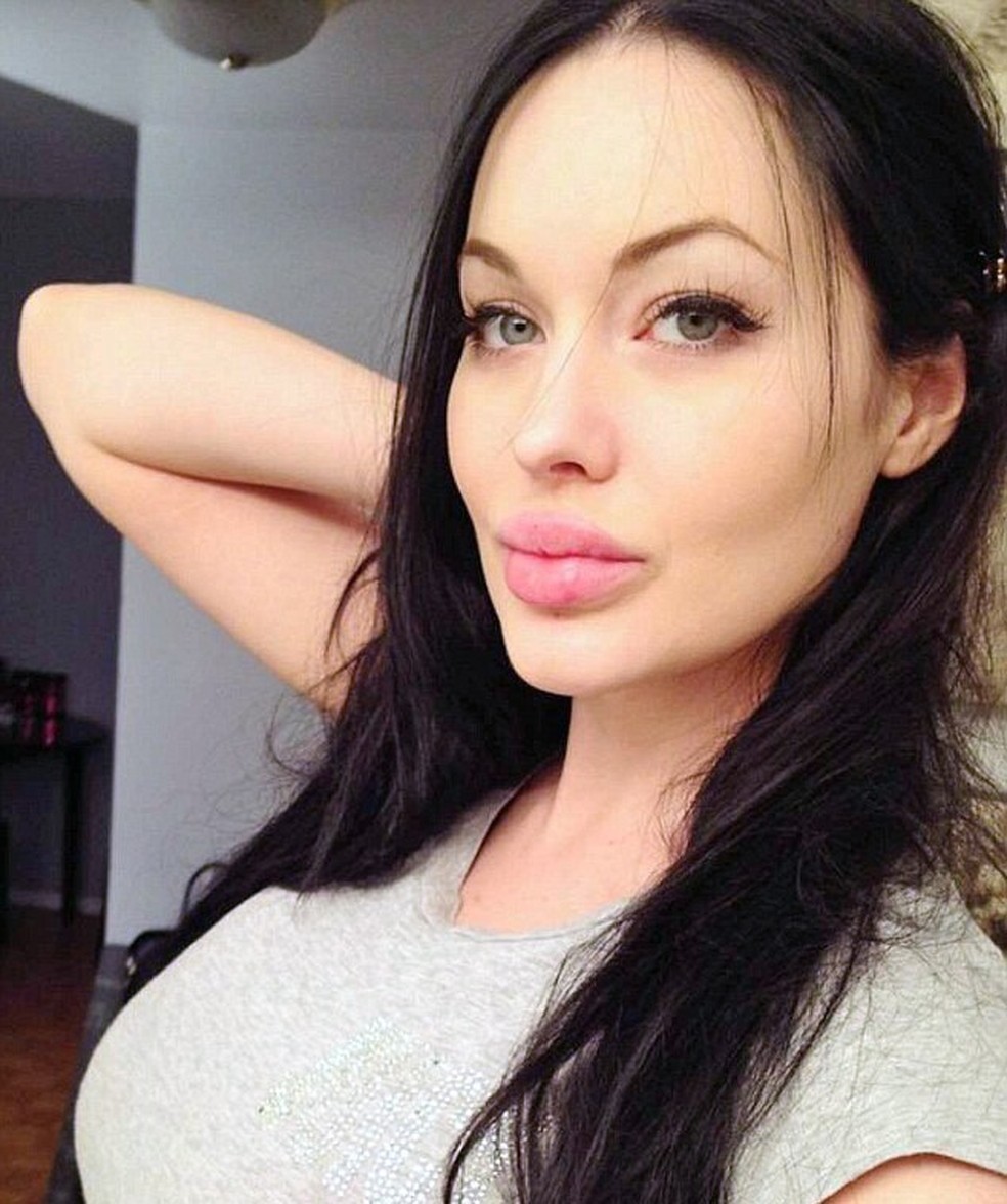 'Só quero encontrar meu Brad Pitt', diz Veronika Black, a sósia de