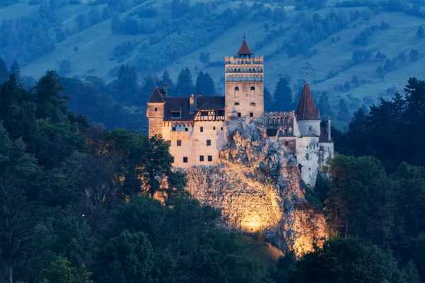 O Castelo de Bran, na Romnia,  conhecido como Castelo do Drcula