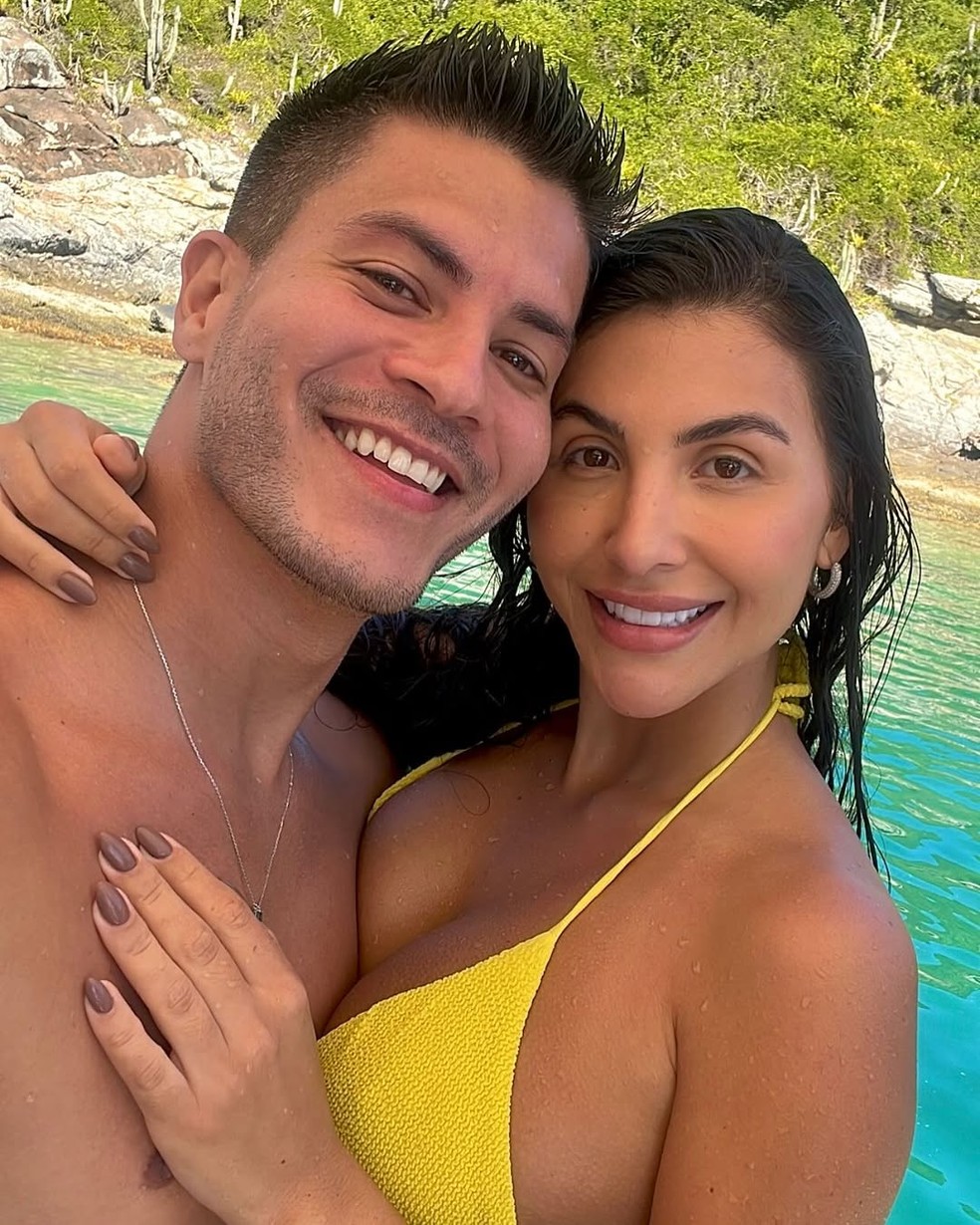 Arthur Aguiar e Jheny Santucci — Foto: Reprodução/Instagram