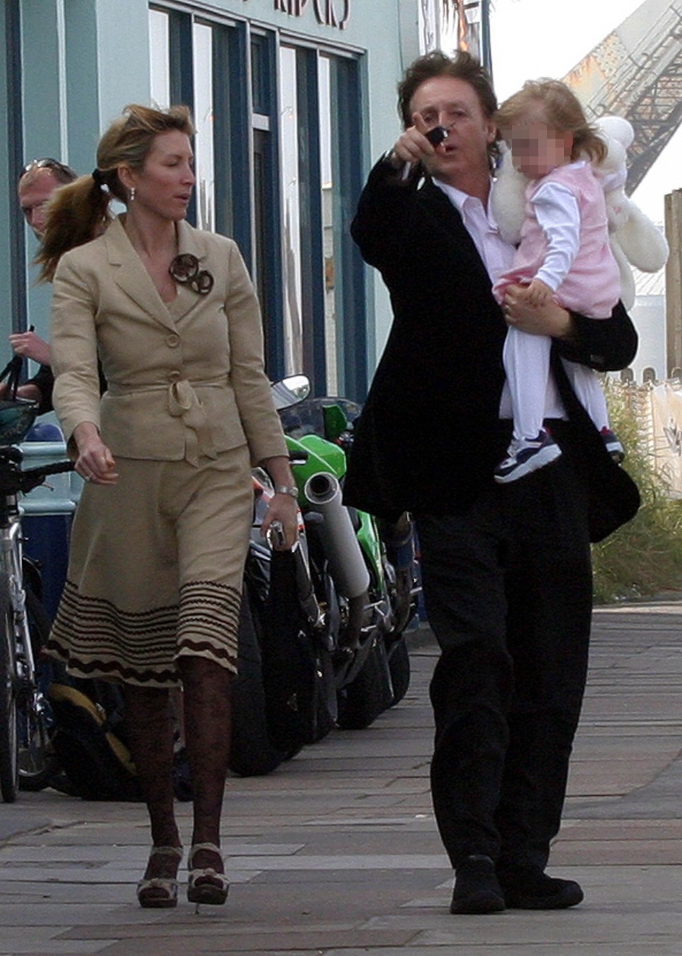 Paul McCartney, Heather e Beatrice — Foto: Getty Images