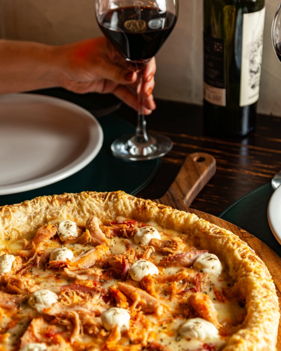 Pizzaria Dop é um dos pontos favoritos do artista visual curitibano Alex Rocca — Foto: Divulgação