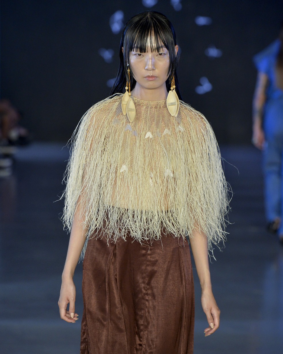 Peça feita com a fibra de Tucum. Desfile Sioduhi Studio. — Foto: Acervo Pessoal