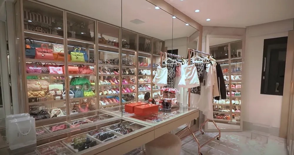 Por dentro do closet de 11 famosos que já impressionaram a web