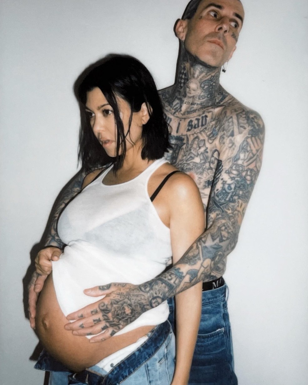Kourtney Kardashian e Travis Barker — Foto: Reprodução/Instagram